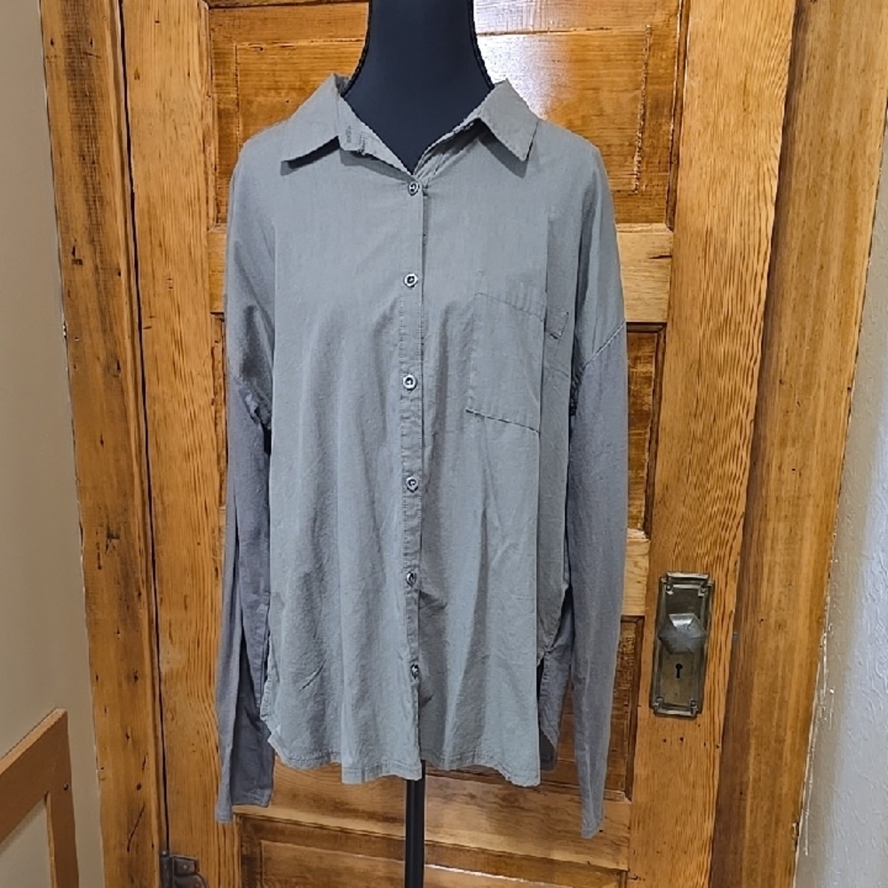 Madison Grey Long Sleeve Green Button-Down Shirt L